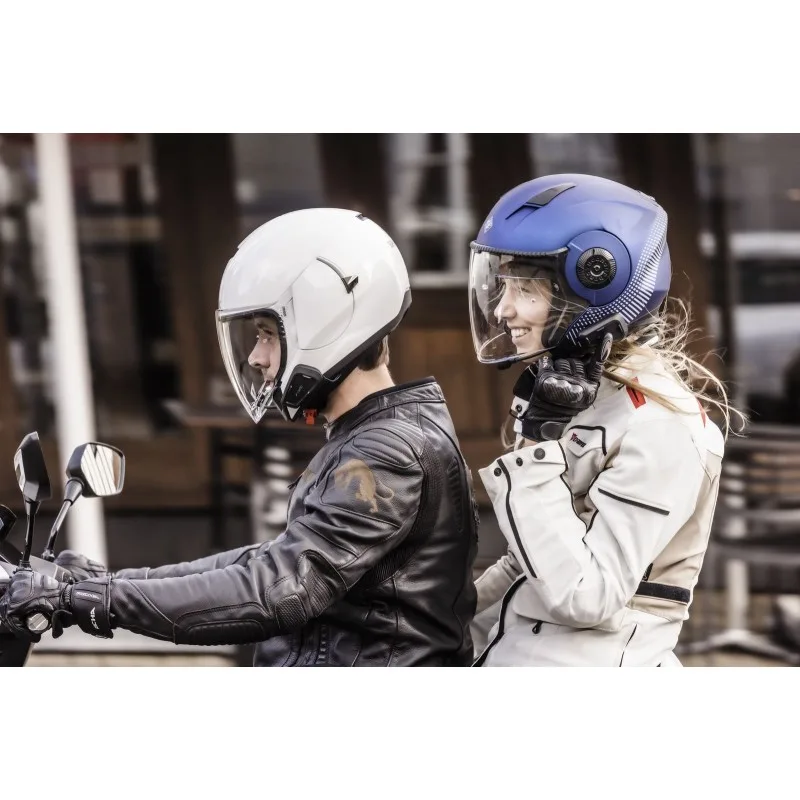 Intercomunicadores de moto: conecta con tu acompañante